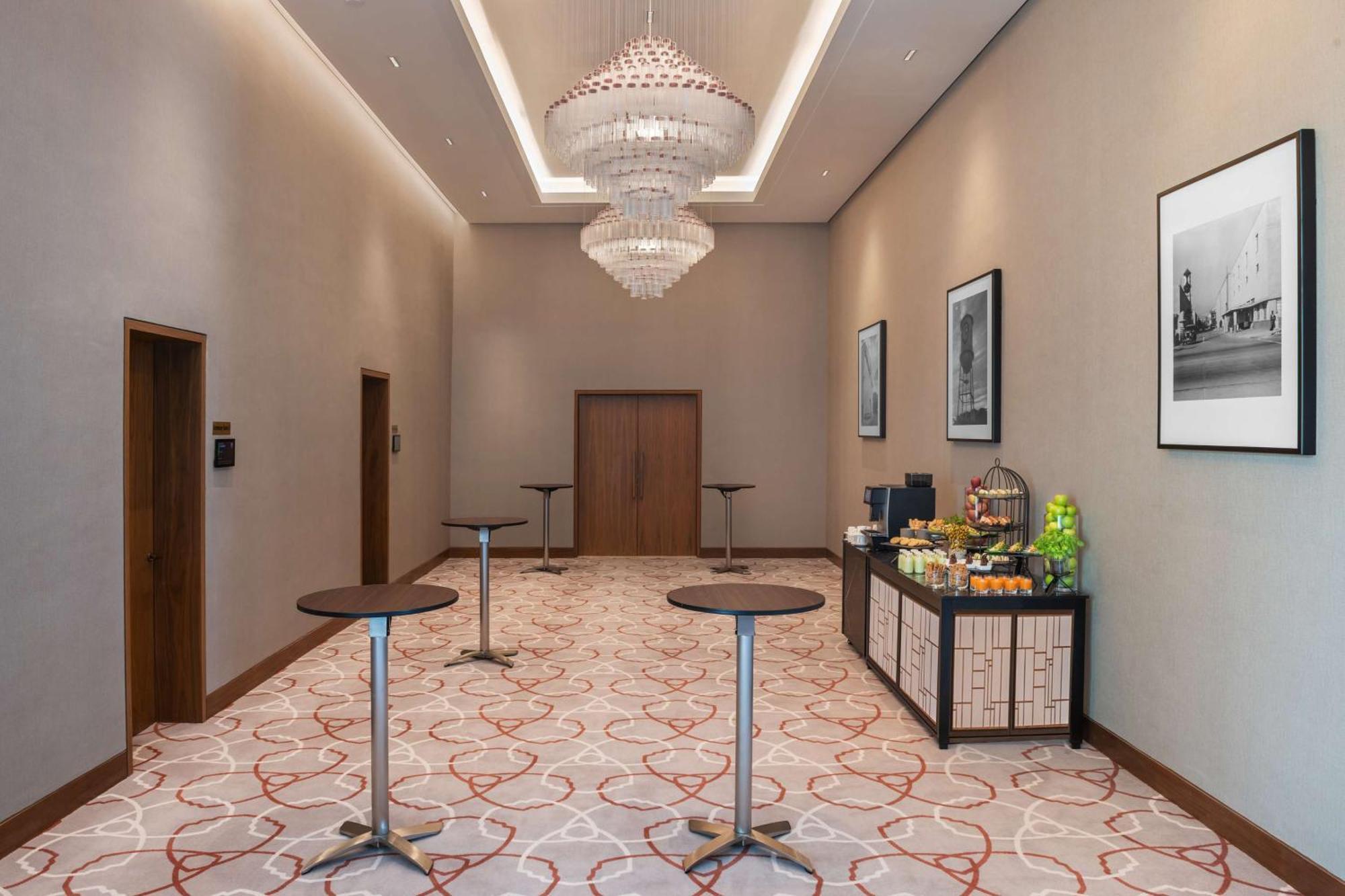 The Wb Abu Dhabi, Curio Collection By Hilton Hotel Luaran gambar