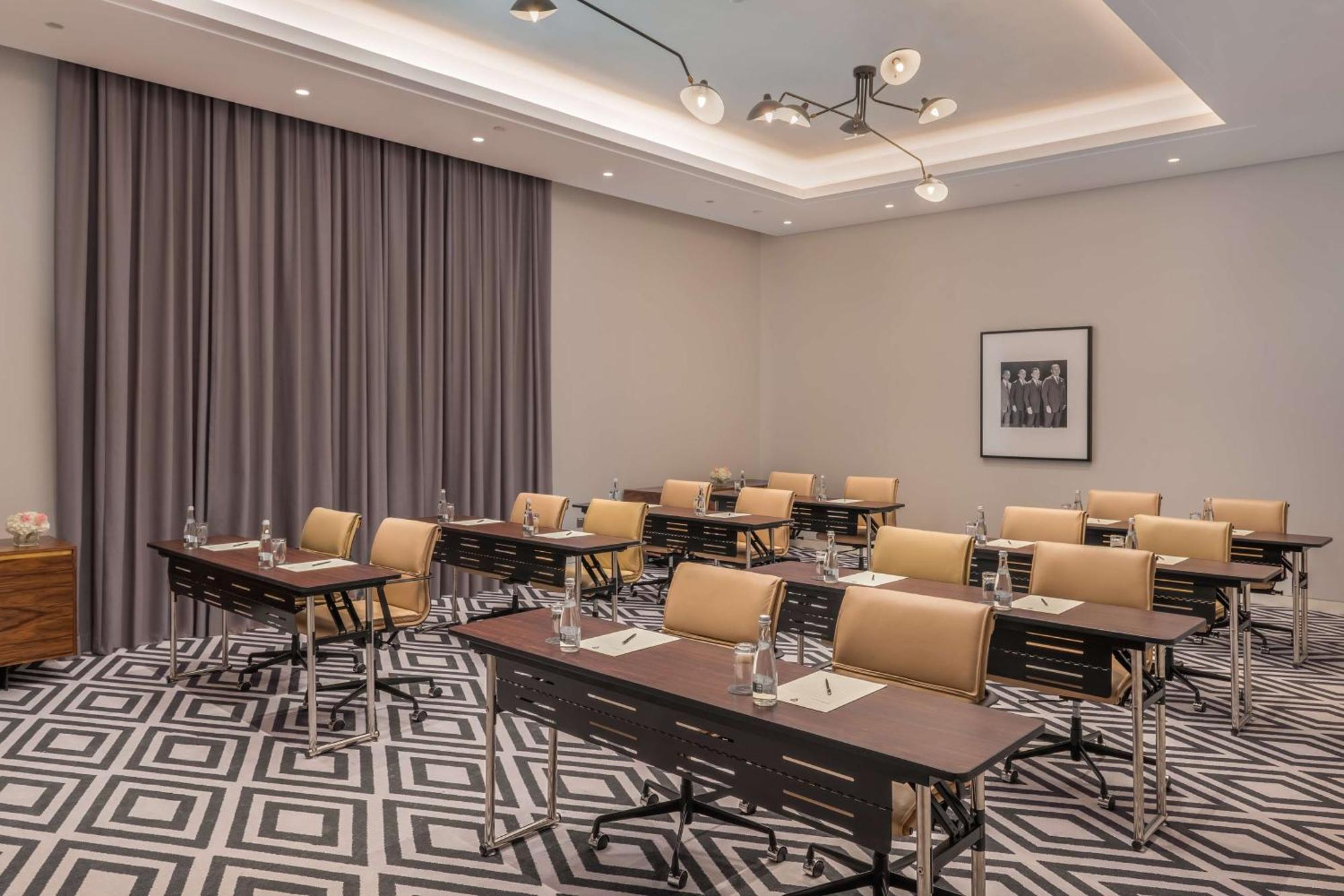 The Wb Abu Dhabi, Curio Collection By Hilton Hotel Luaran gambar